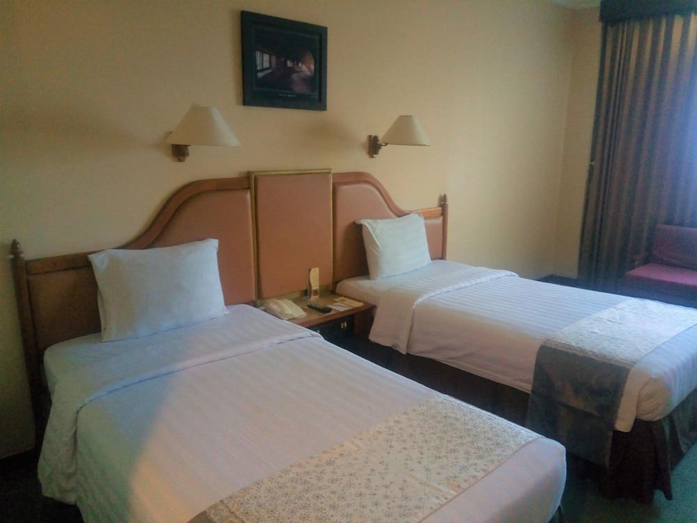 Sahid Raya Hotel & Convention Yogyakarta Maguwo Esterno foto